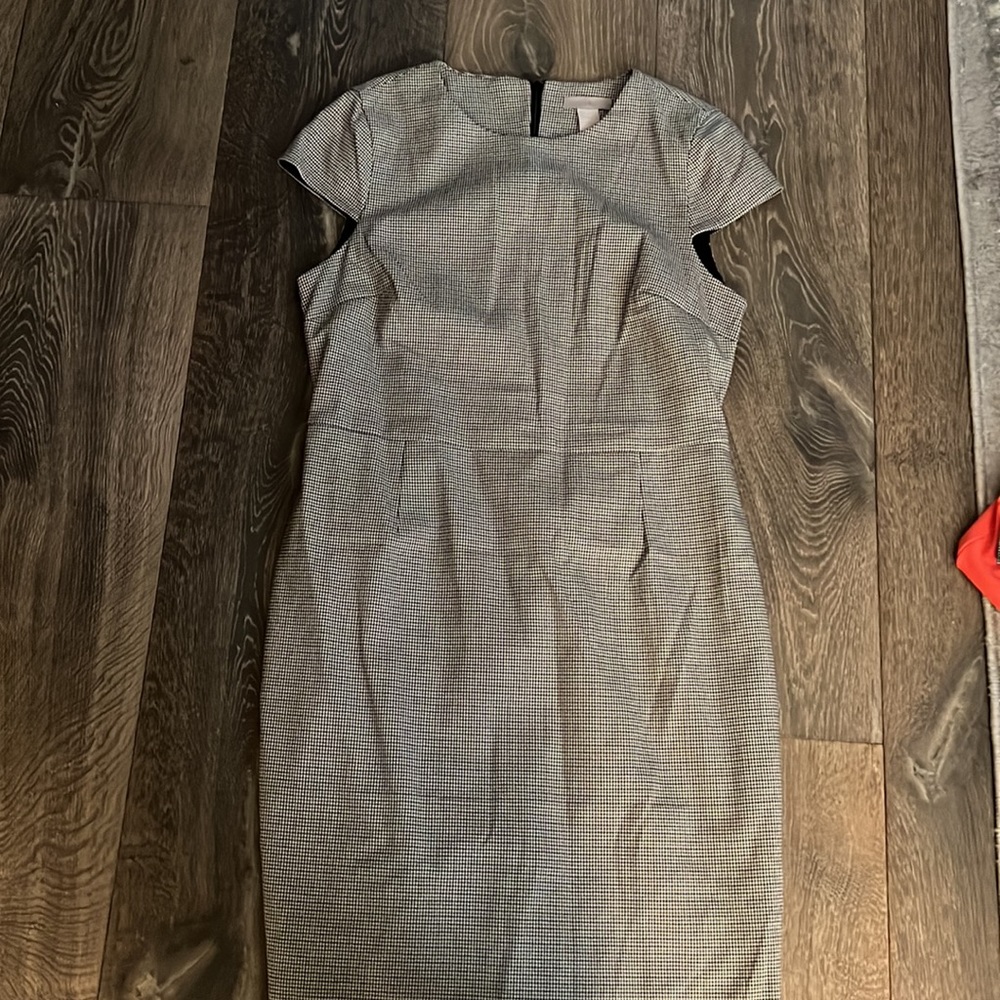 H&M woman’s size Medium sheath suit dress